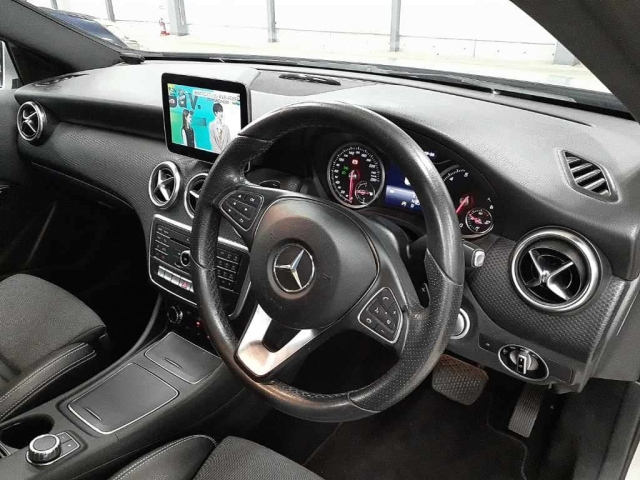 MERCEDES BENZ A CLASS 2017