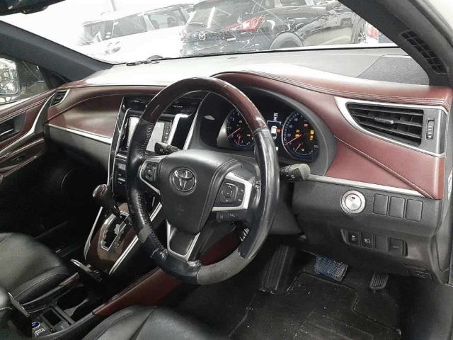 TOYOTA HARRIER 2014