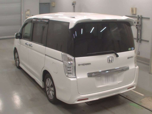 HONDA STEP WAGON 2014