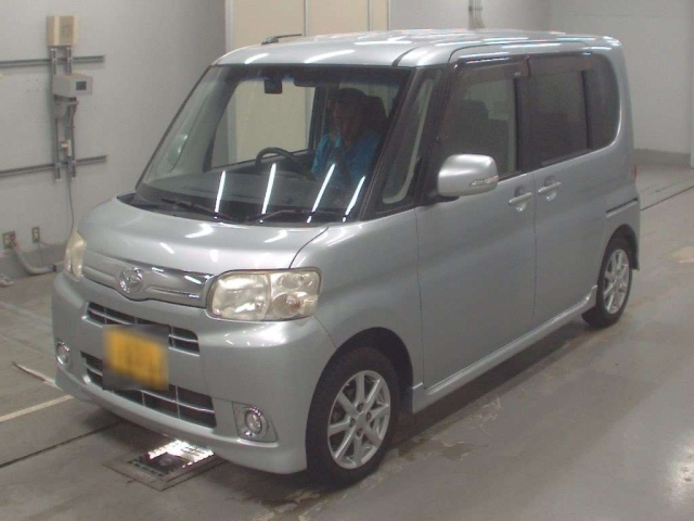 DAIHATSU TANTO 2013