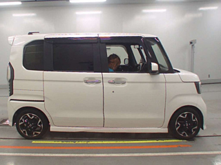 HONDA N BOX 2017