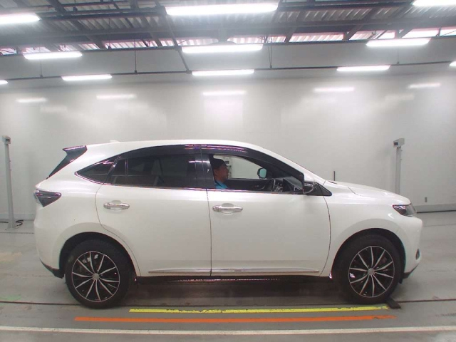 TOYOTA HARRIER 2014