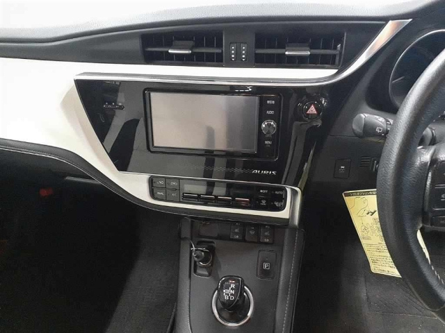 TOYOTA AURIS 2017