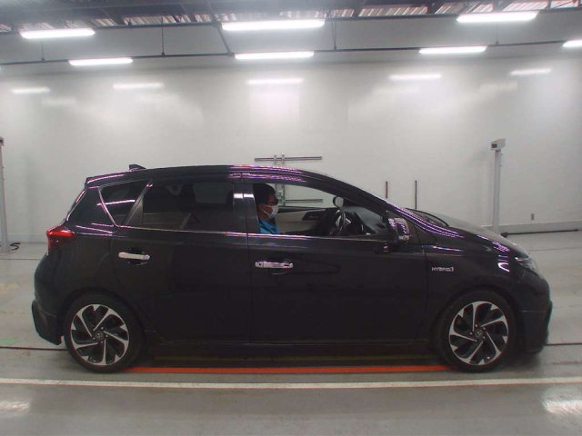 TOYOTA AURIS 2017