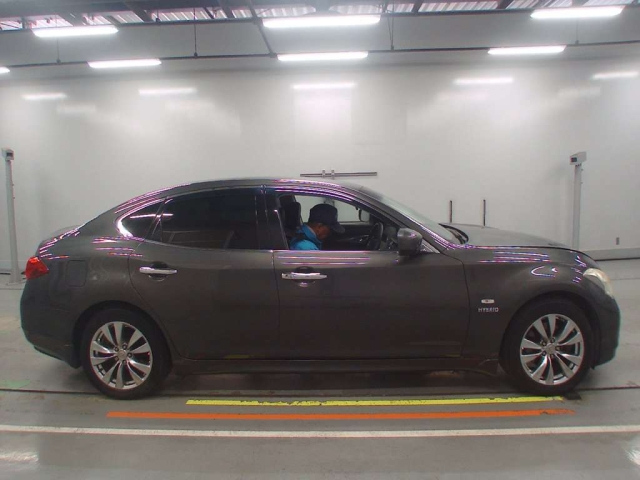 NISSAN FUGA 2012