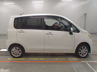 DAIHATSU MOVE 2011