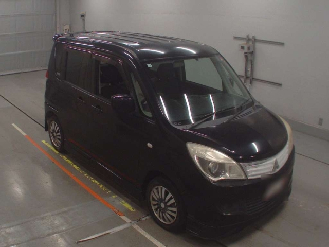 MITSUBISHI DELICA D2 2011