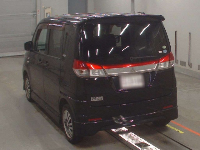 MITSUBISHI DELICA D2 2011