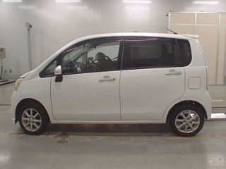 DAIHATSU MOVE 2011