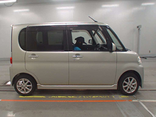 DAIHATSU TANTO 2013