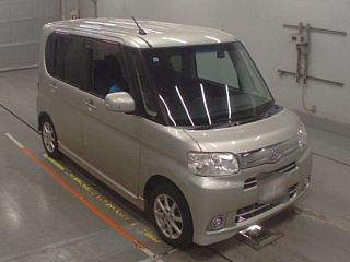 DAIHATSU TANTO 2013