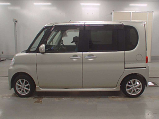 DAIHATSU TANTO 2013