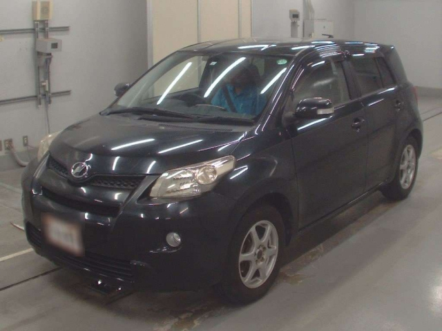 TOYOTA IST 2011