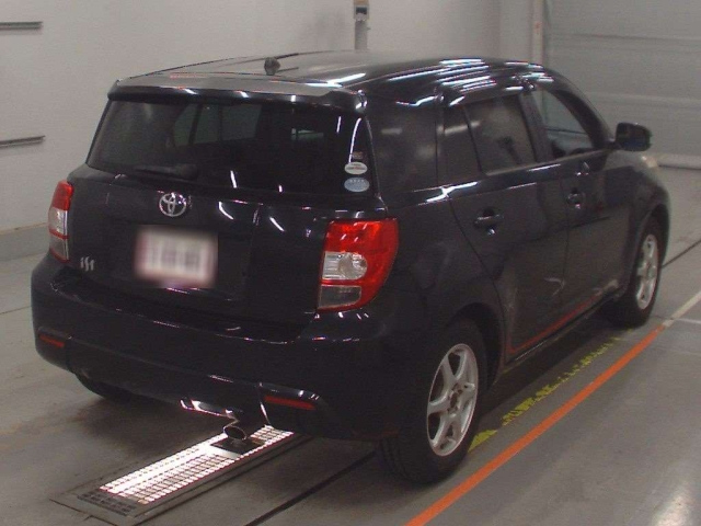 TOYOTA IST 2011