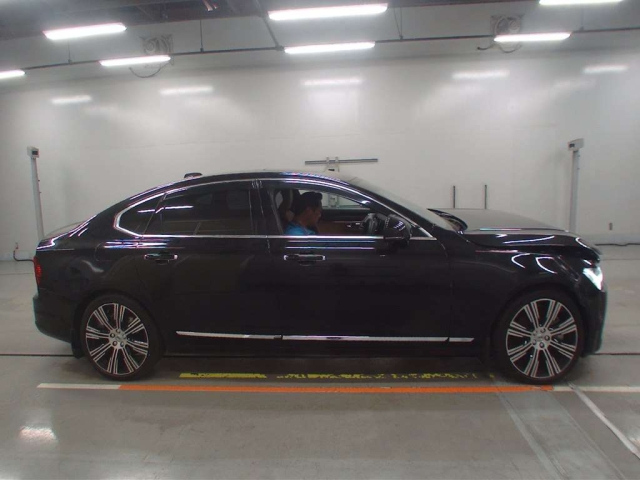VOLVO S90 2022