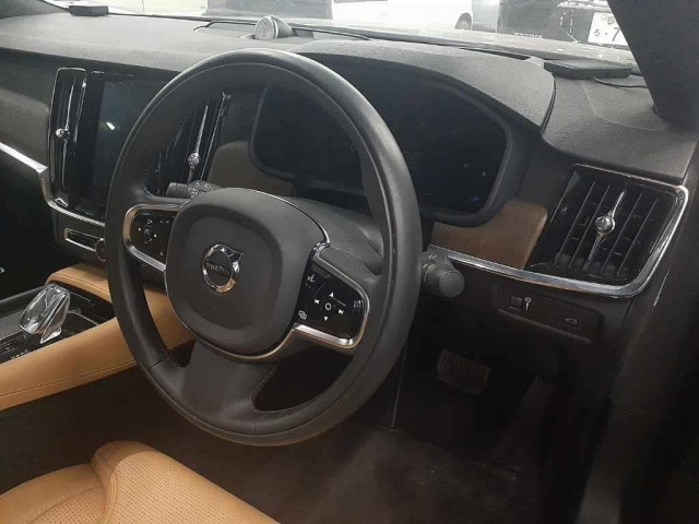 VOLVO S90 2022