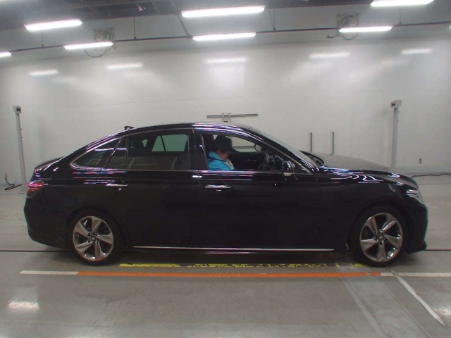 TOYOTA CROWN 2020