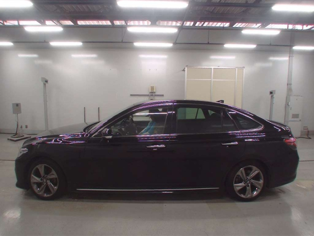 TOYOTA CROWN 2020