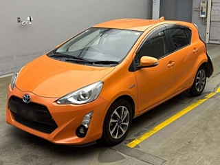 TOYOTA AQUA 2015