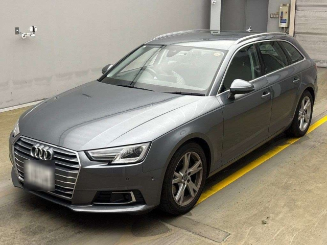AUDI A4 2018
