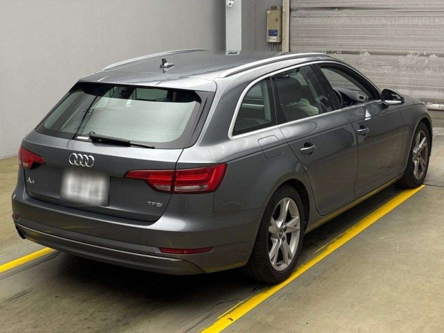 AUDI A4 2018