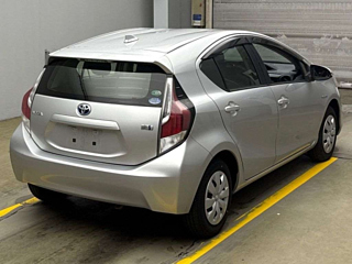 TOYOTA AQUA 2016