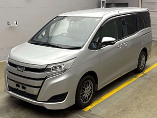 TOYOTA NOAH 2020