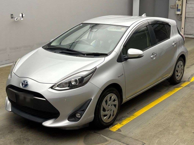 TOYOTA AQUA 2019