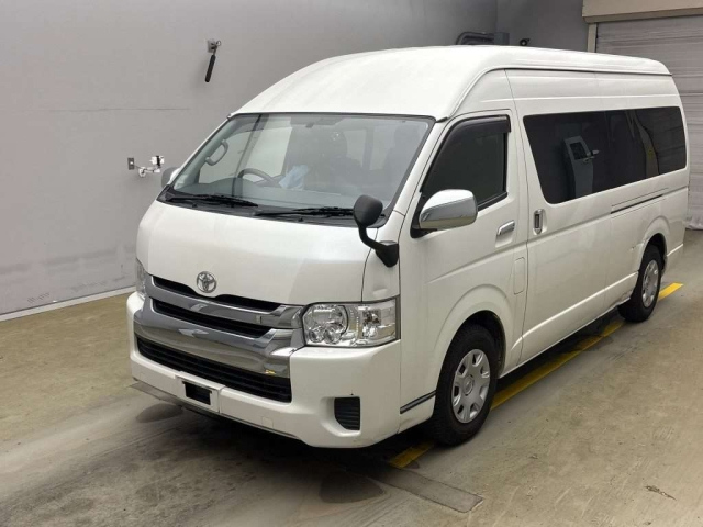 TOYOTA HIACE 2016