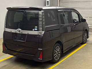 TOYOTA VOXY 2014