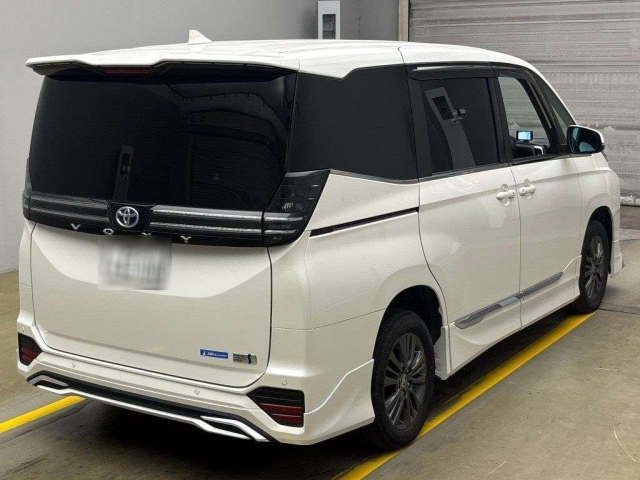 TOYOTA VOXY 2022