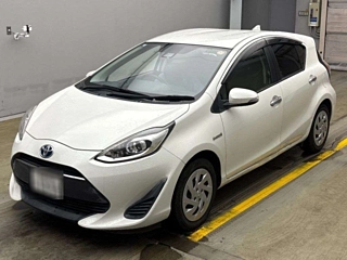 TOYOTA AQUA 2018
