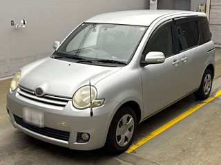 TOYOTA SIENTA 2010