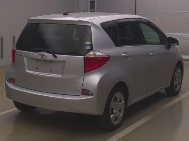 TOYOTA RACTIS 2011