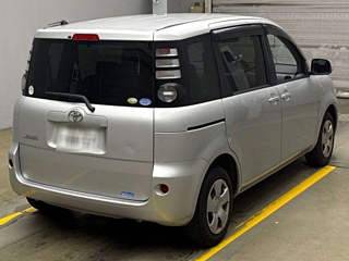 TOYOTA SIENTA 2010