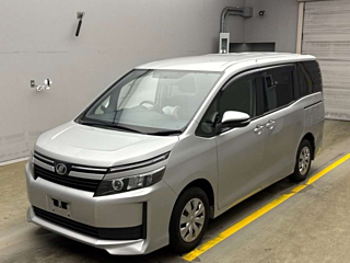 TOYOTA VOXY 2014
