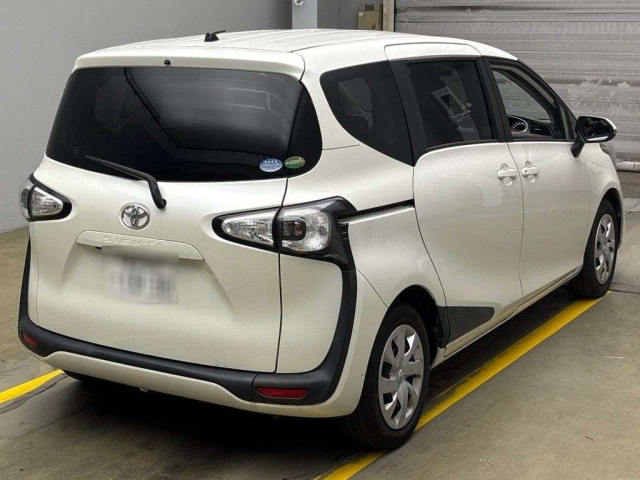 TOYOTA SIENTA 2017