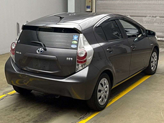 TOYOTA AQUA 2012