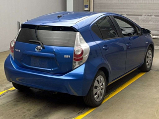 TOYOTA AQUA 2013