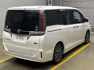 TOYOTA ESQUIRE 2017