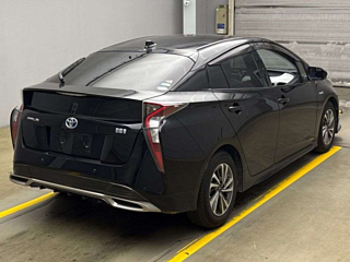 TOYOTA PRIUS 2016