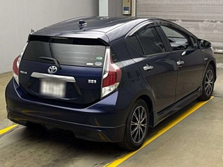 TOYOTA AQUA 2016