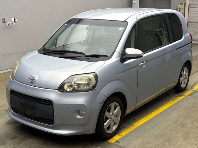 TOYOTA PORTE 2012