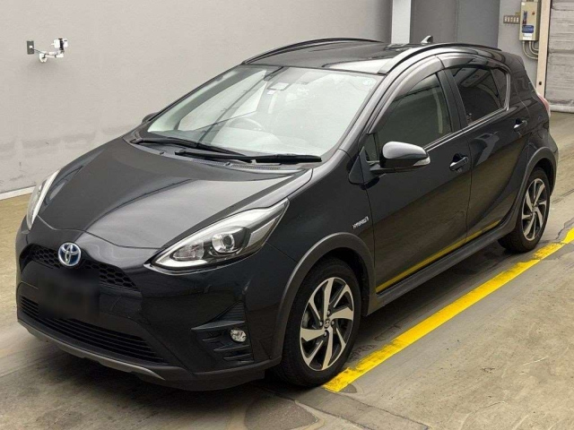 TOYOTA AQUA 2017