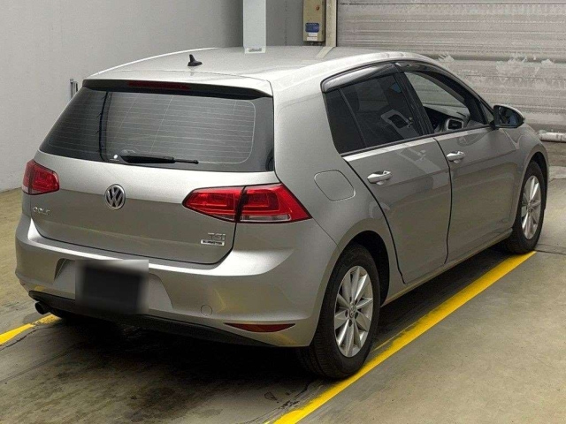 VOLKSWAGEN GOLF 2016