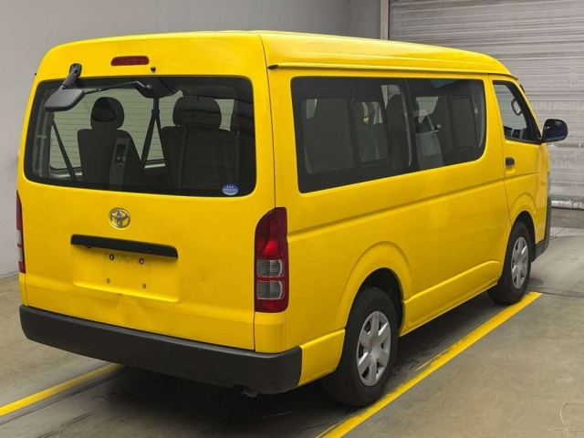 TOYOTA HIACE 2019