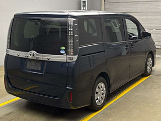 TOYOTA VOXY 2014
