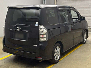 TOYOTA VOXY 2011