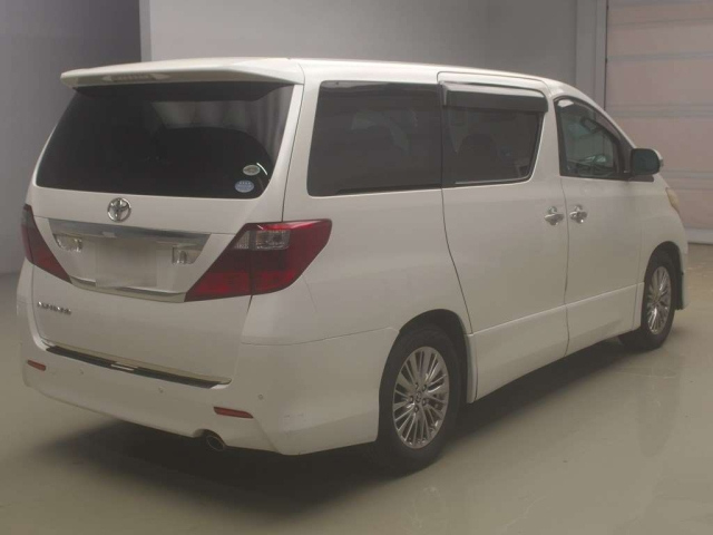 TOYOTA ALPHARD 2009