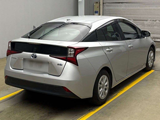 TOYOTA PRIUS 2021